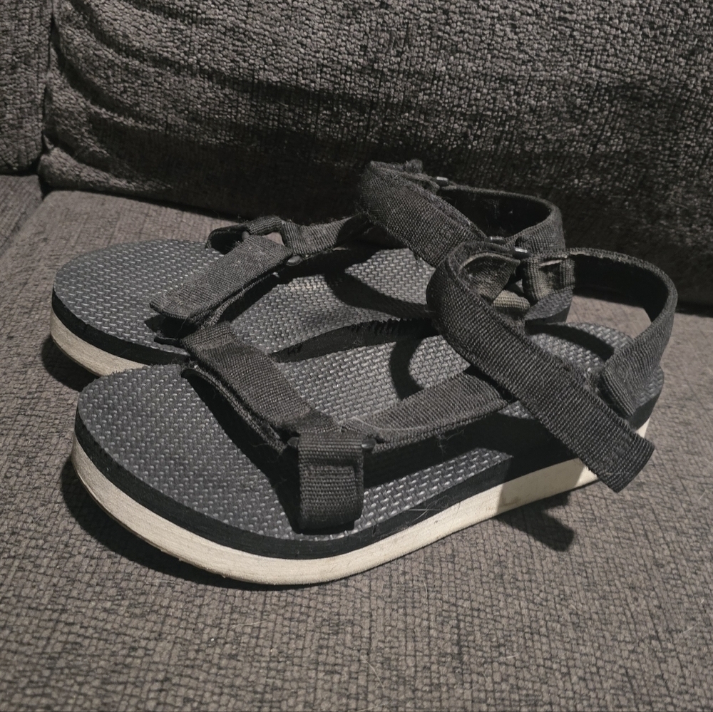 Unbranded Black Strappy Sandals Size 10